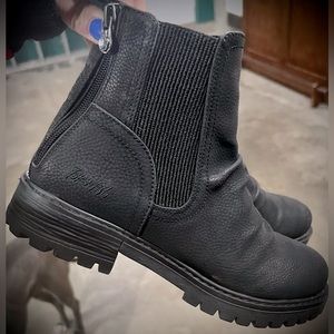 NWT Women’s Blowfish Boots, 7.5